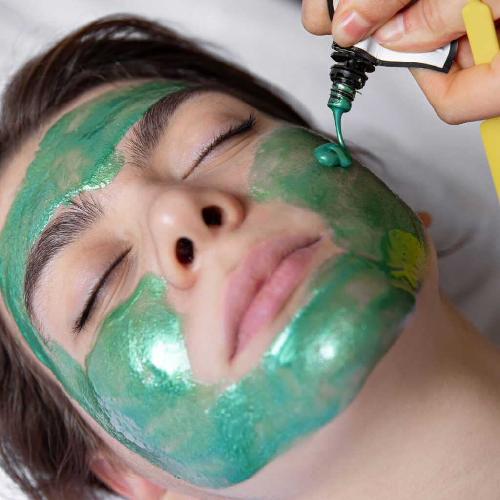 Možen je tudi Acidera Peel Face Therapy tretma v kozmetičnem salonu Niki’s Place Bled
